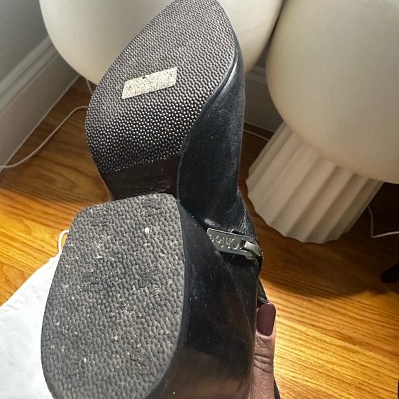 Chloe Black Leather Heeled Boots - Picture 3 of 8